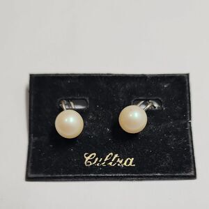 Cultra Pearl Earrings Clip On Vintage